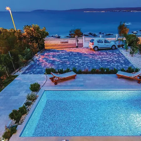 In Kastel Stafilic With Kitchen * Kastela