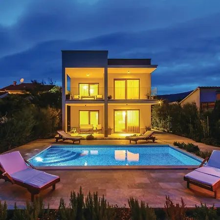 In Kastel Stafilic With Kitchen Holiday home *