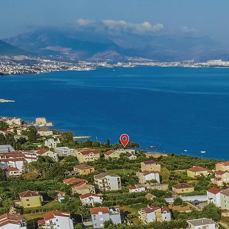 Holiday home In Kastel Stafilic With Kitchen Kastela