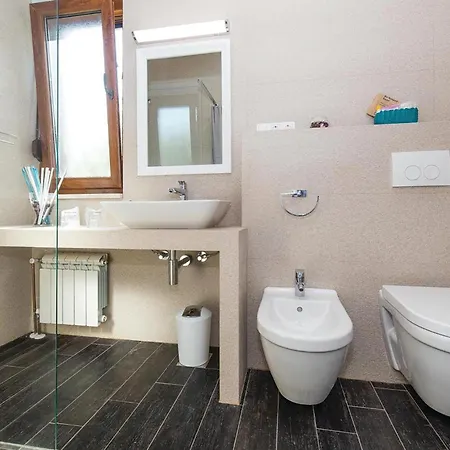 In Kastel Stafilic With Kitchen Holiday home *