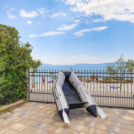 Holiday home In Kastel Stafilic With Kitchen Kastela