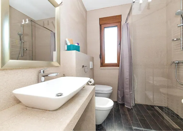 Casa vacanze Five-bedroom In Kastel Stafilic Kaštela
