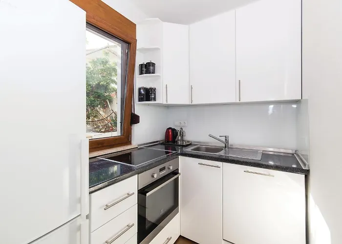 Five-bedroom In Kastel Stafilic Kaštela
