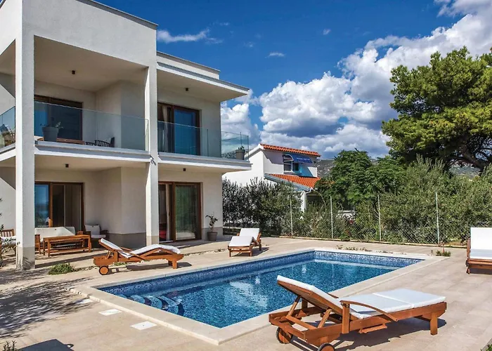 Casa vacanze Five-bedroom In Kastel Stafilic