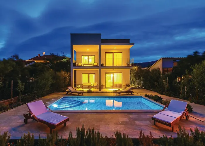 Five-bedroom In Kastel Stafilic Casa vacanze *