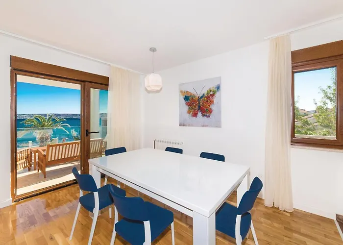 Five-bedroom In Kastel Stafilic * Kaštela
