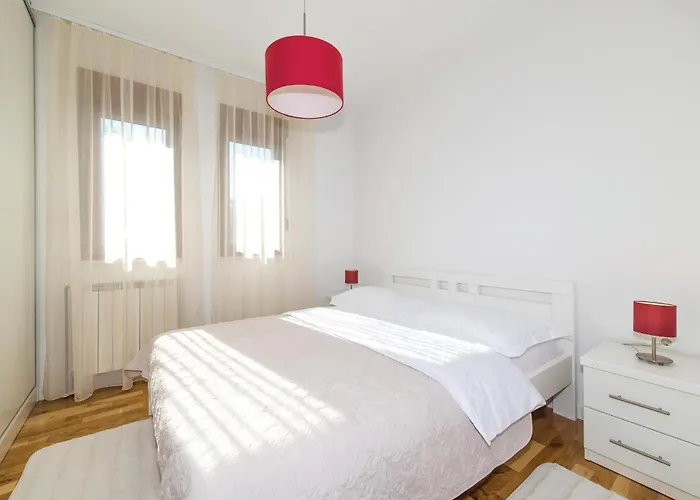 Five-bedroom In Kastel Stafilic Casa vacanze