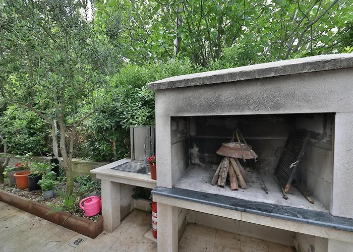 Casa vacanze Five-bedroom In Kastel Stafilic *