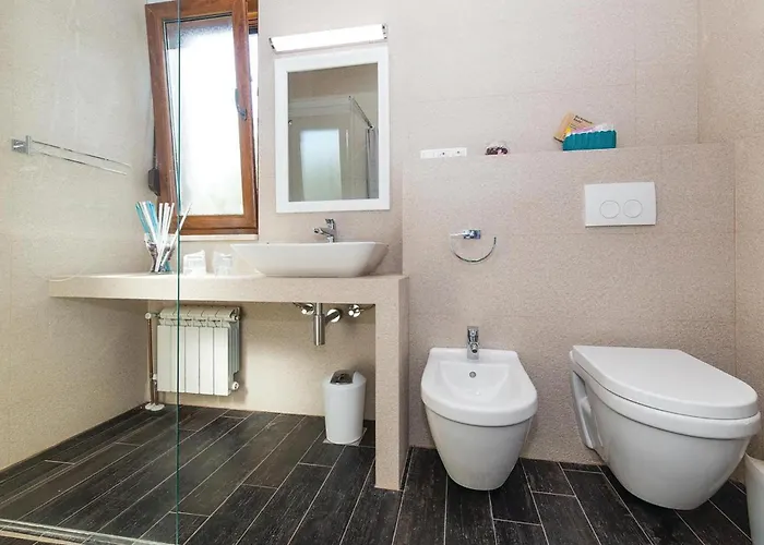 Five-bedroom In Kastel Stafilic Casa vacanze *