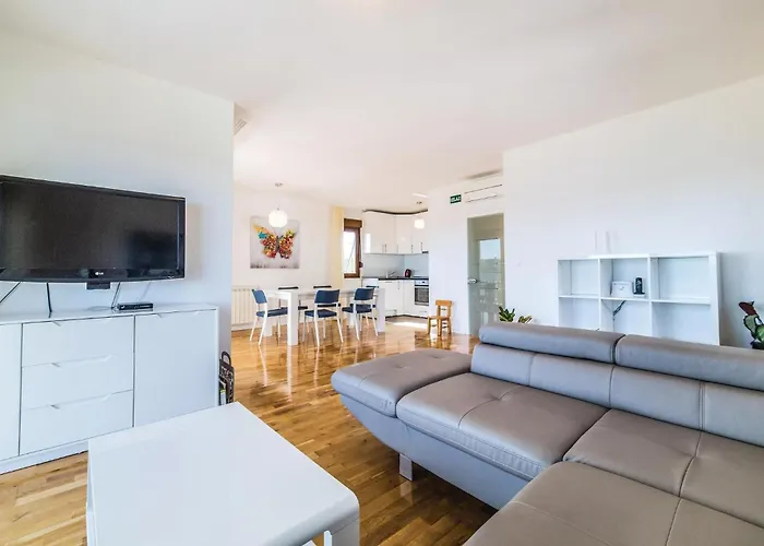 Five-bedroom In Kastel Stafilic Casa vacanze Kaštela